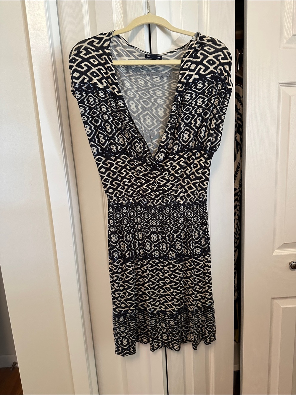 GAP Black and White Printed V-Neck Wrap-Style Dress